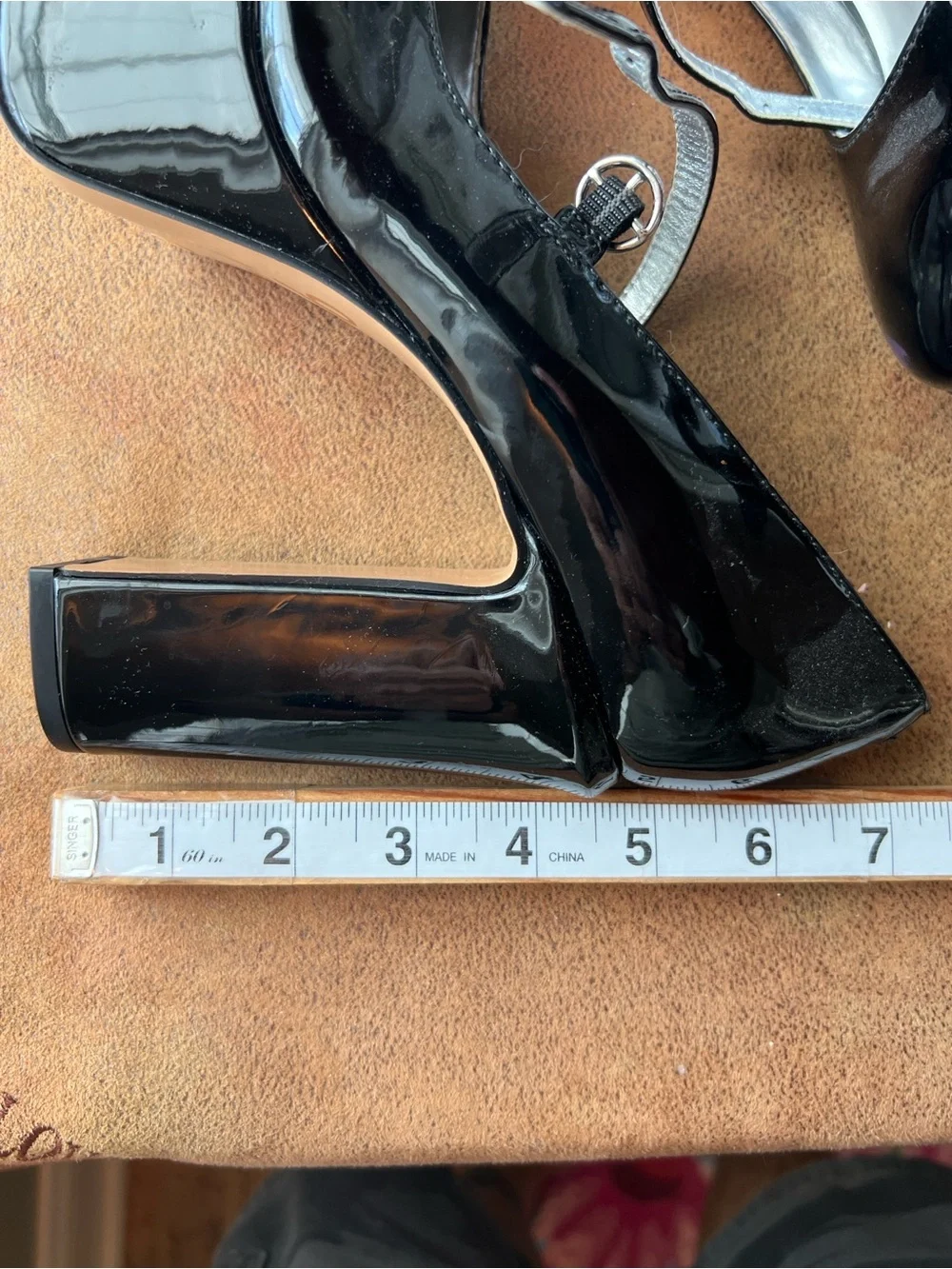 Mix No. 6 Black Patent T-Strap Mary Jane Pumps. Size 6.5